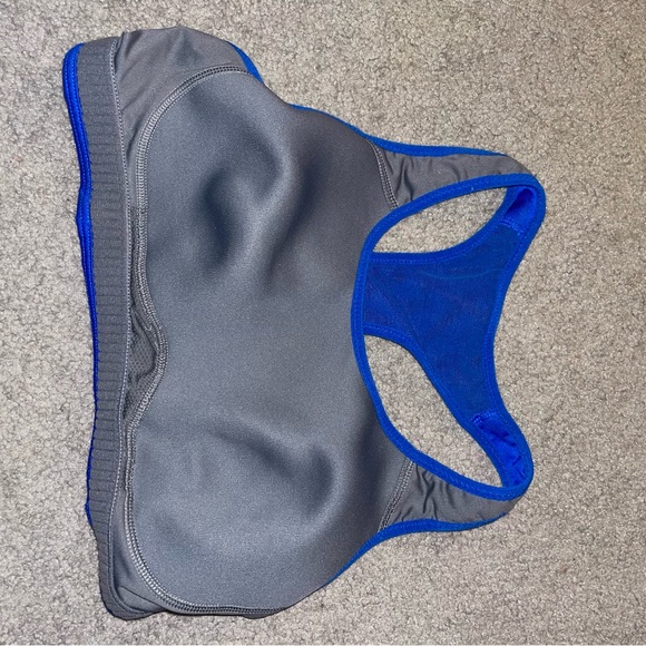 Nike Sports Bra - Picture 3 of 4